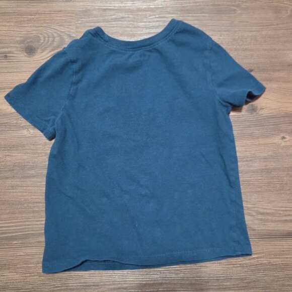 Old Navy tee - Picture 2 of 3